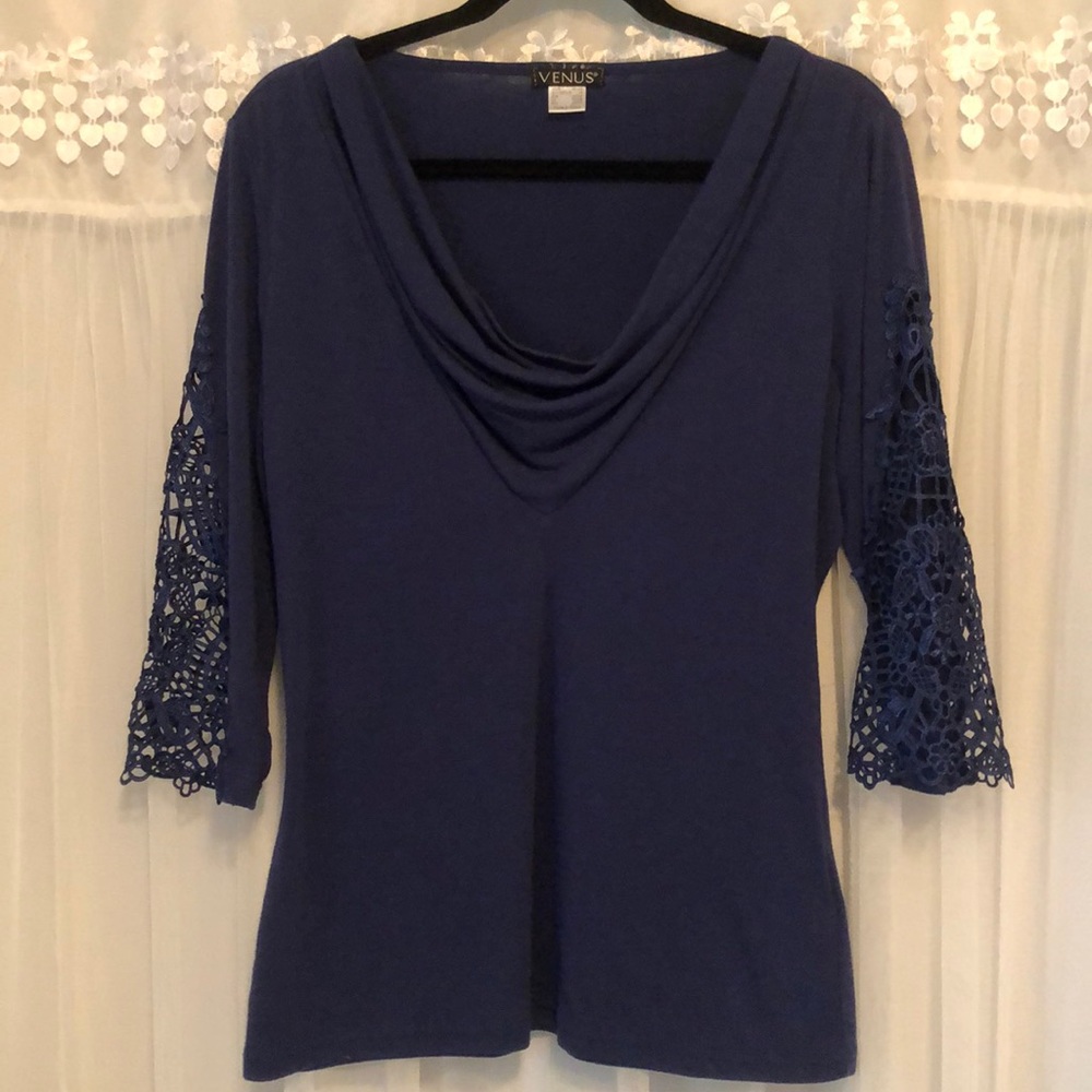 🌻🌻 VENUS Blue Blouse w/ lacy sleeves